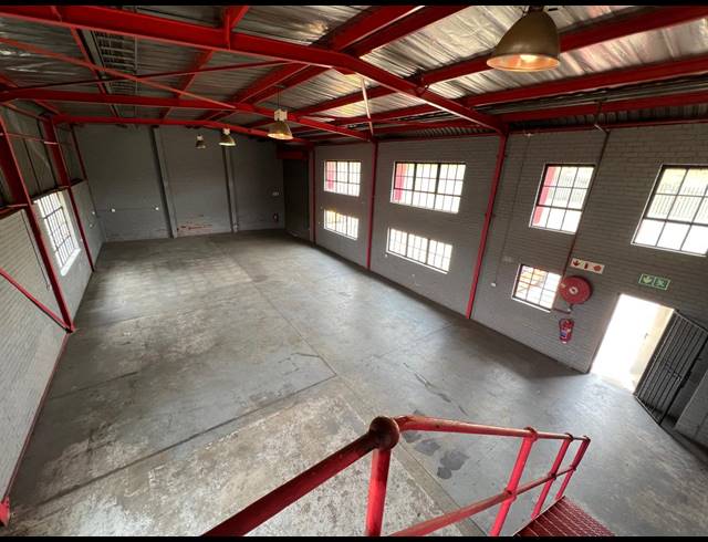 282M² WAREHOUSE TO LET IN STRIJDOMPARK